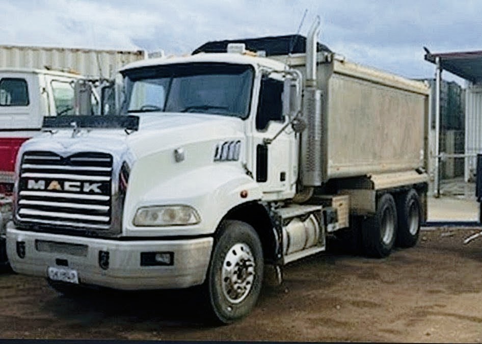 6-wheeler Mack Granite tipper truck for bulk civil earthworks
