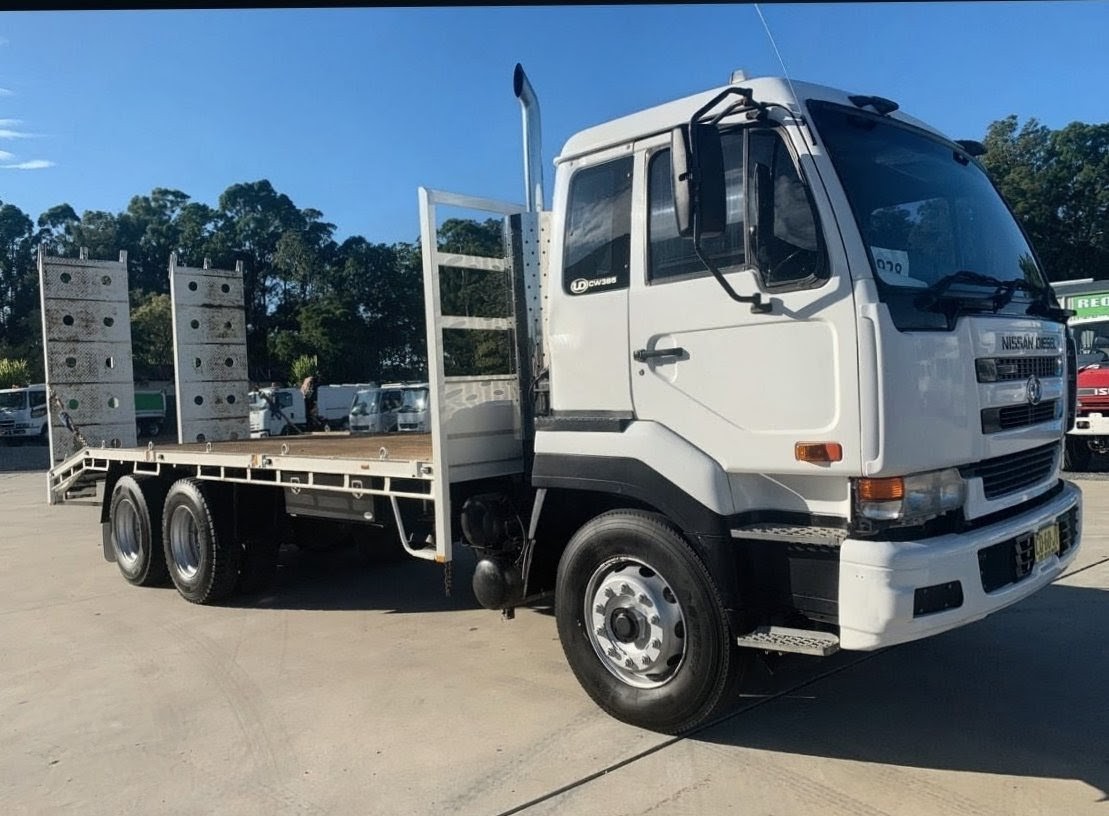 14 tonne Nissan UD CW388 plant transporter flat deck truck